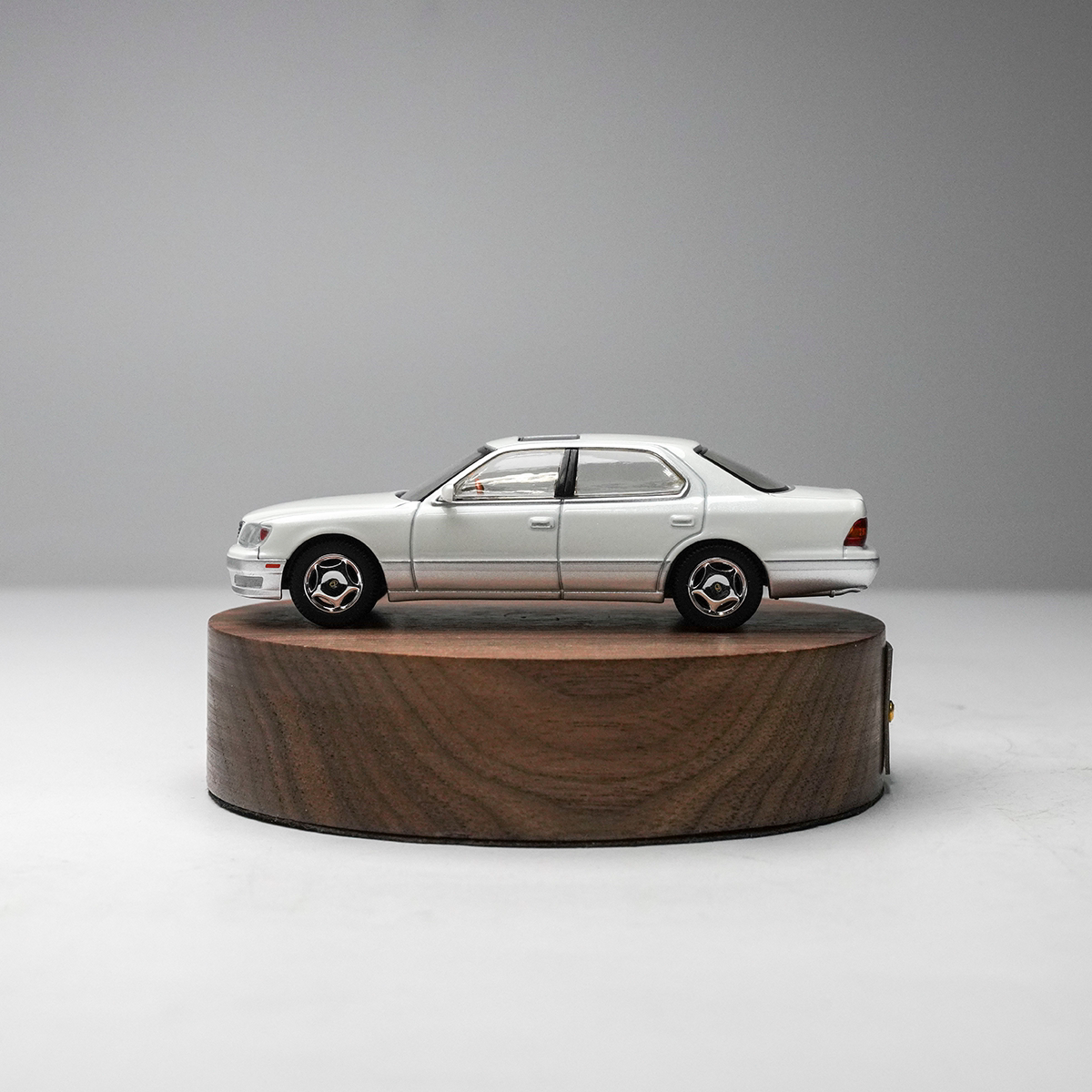 Tomytec Diecast 1/64 Scale Lex - огляд і ціна Die Cast Car 1 64